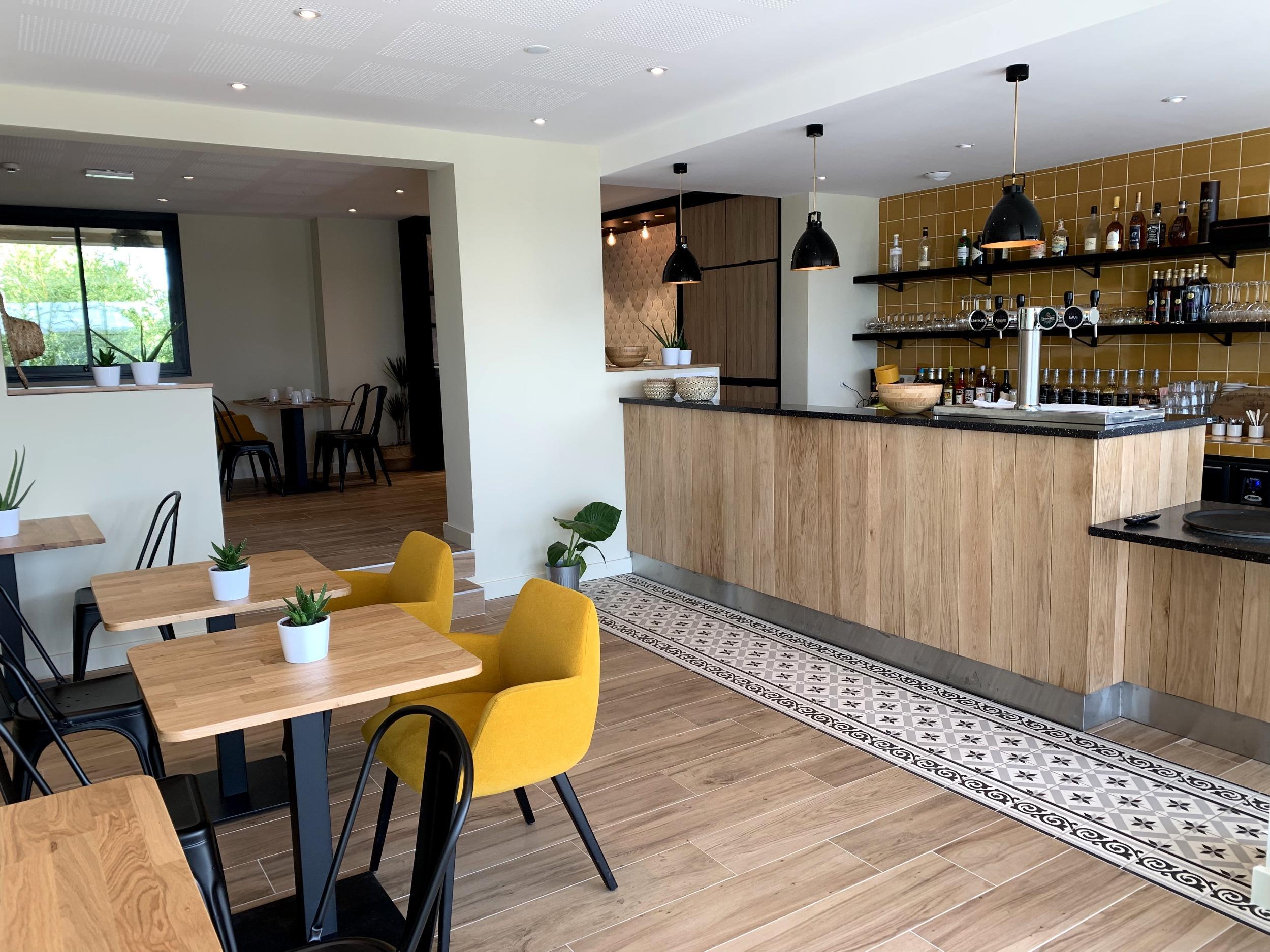 Logis Hotels - Le Bellaroc - Hotel 2 Etoiles Et Restaurant 로카마두르 외부 사진